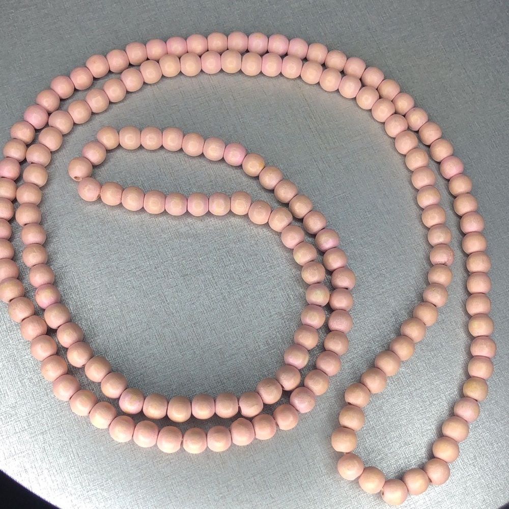 VINTAGE . Simple Beaded Necklace in Soft Pink